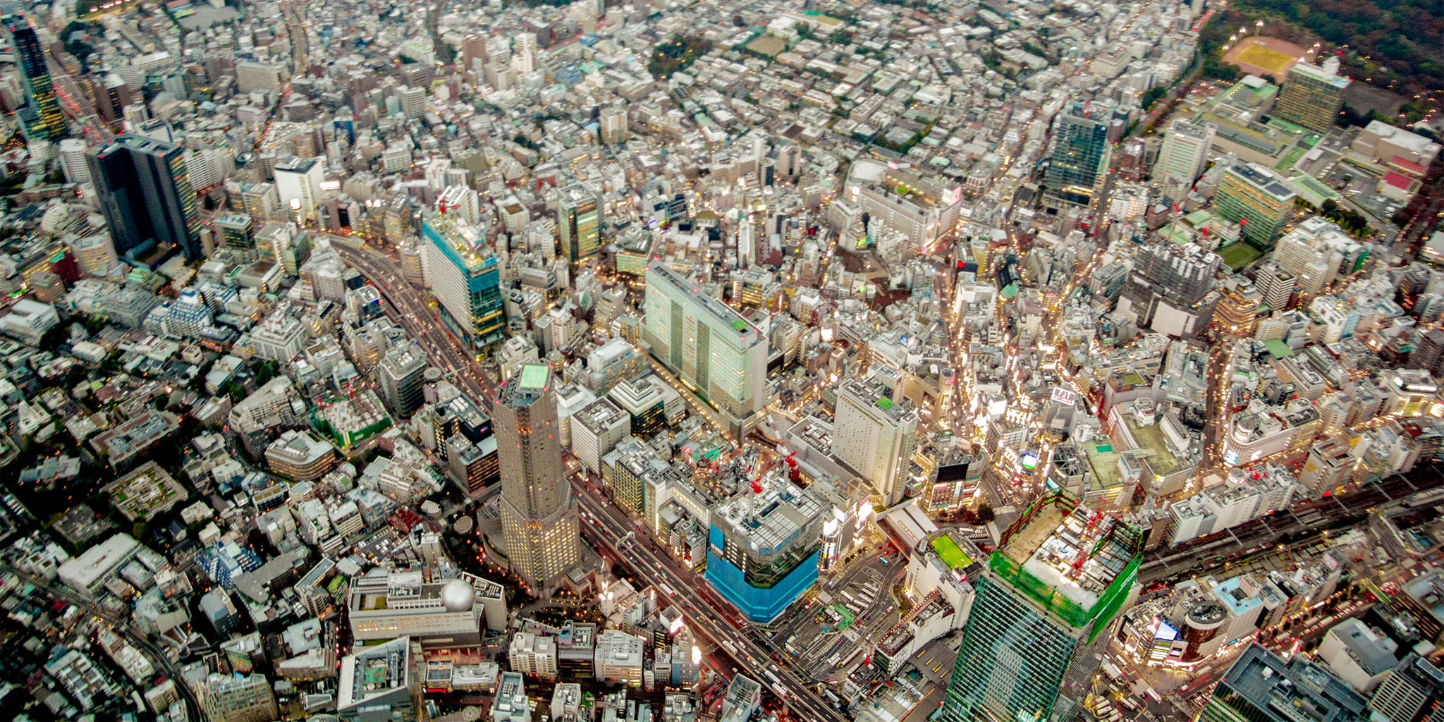 ヘリコプターで東京上空をフライトして見える渋谷