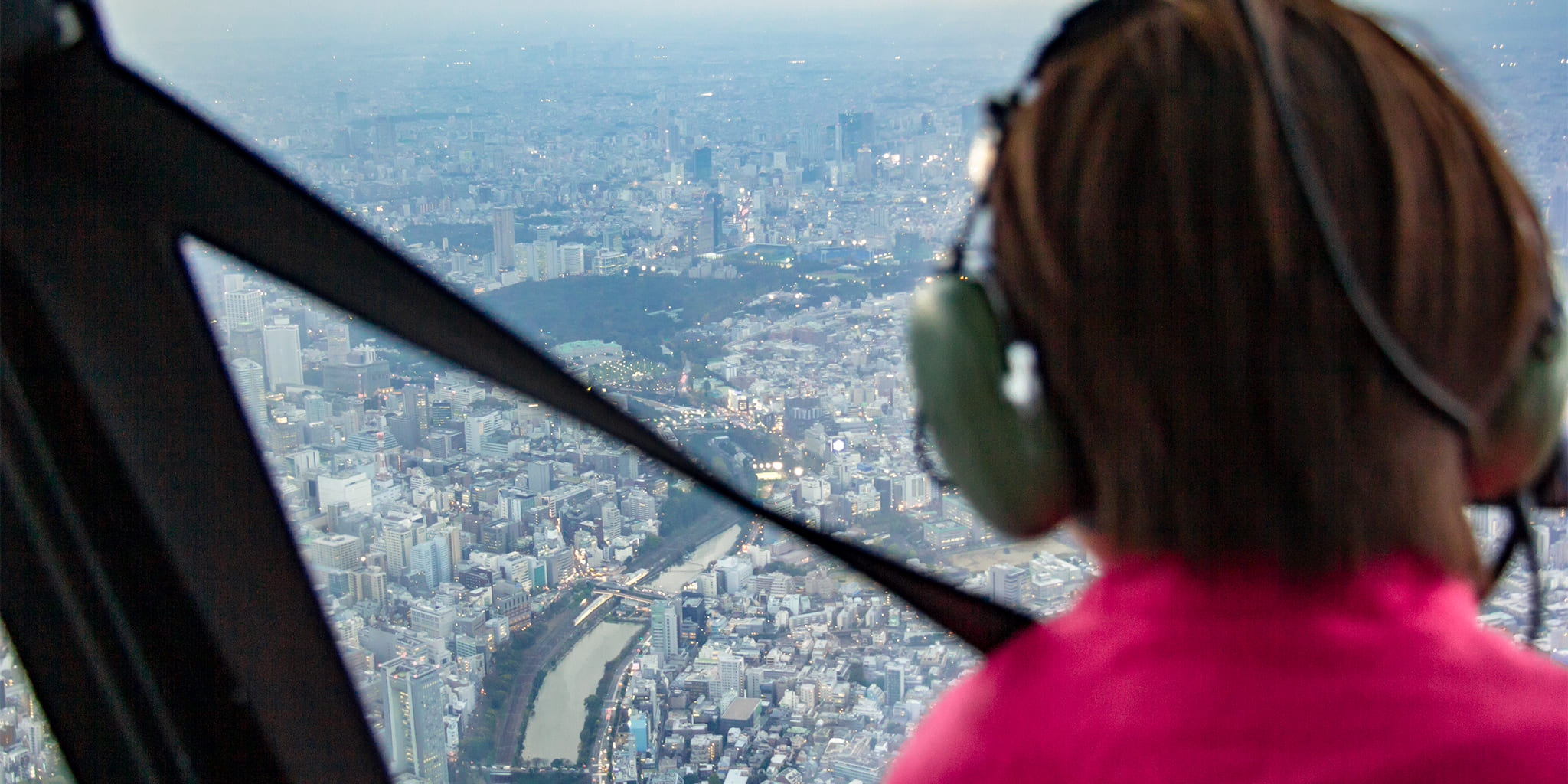 ヘリコプターで東京上空をフライトして見える四ツ谷
