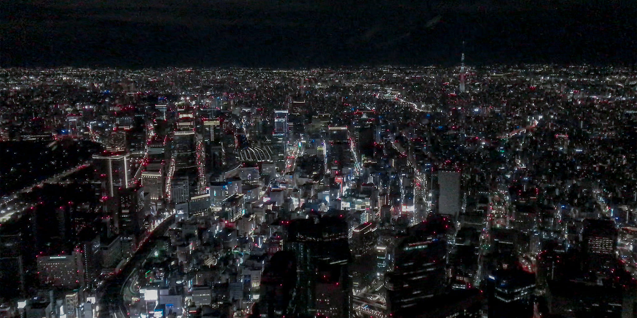 ヘリコプターで東京上空をフライトして見える上野