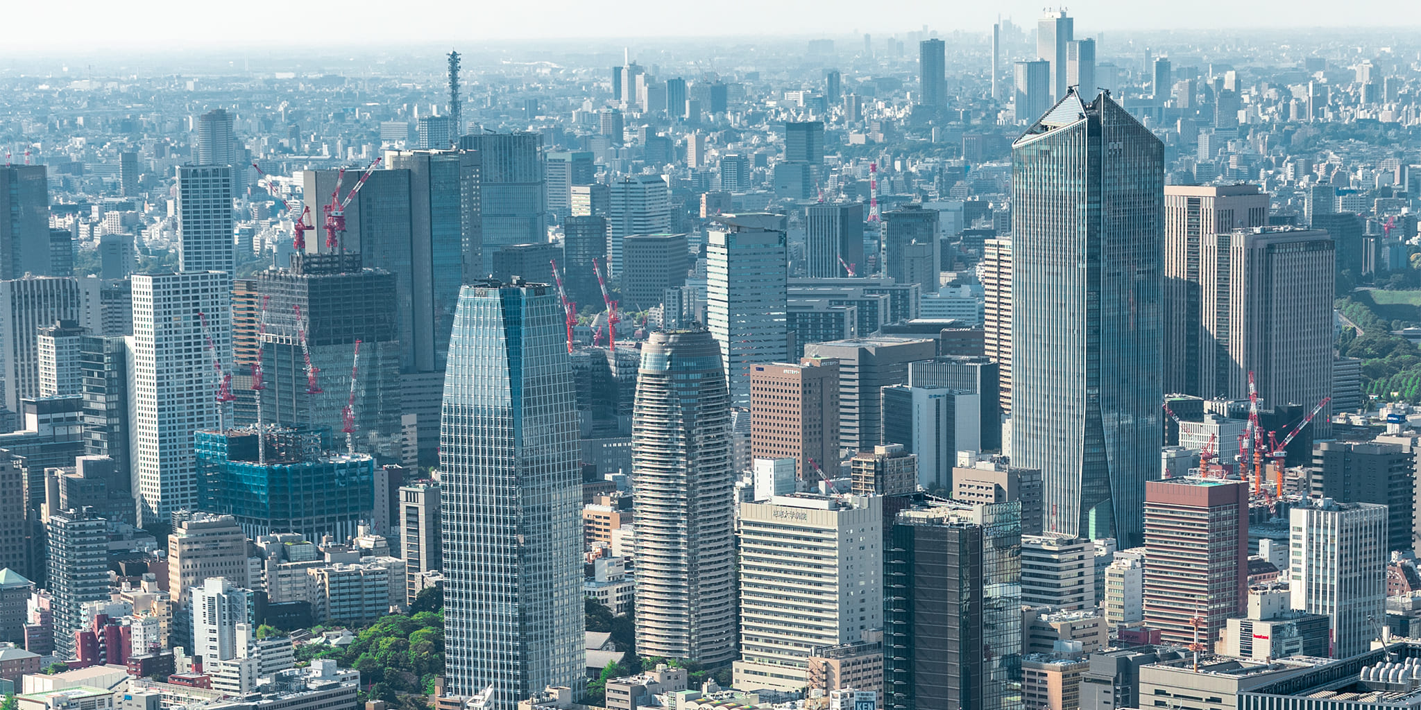 ヘリコプターで東京上空をフライトして見える虎ノ門