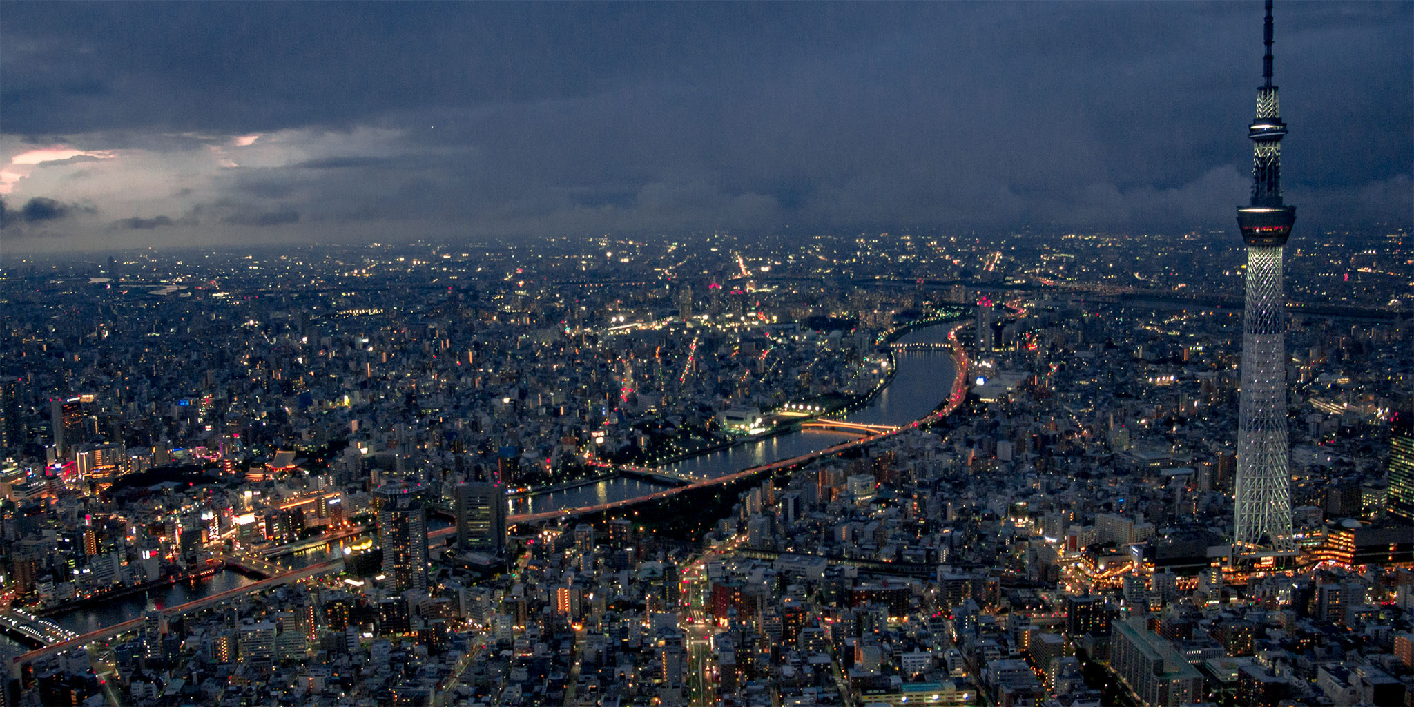 隅田川上空からの夜景
