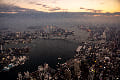 ヘリコプターで東京上空から見る夕焼けの東京湾