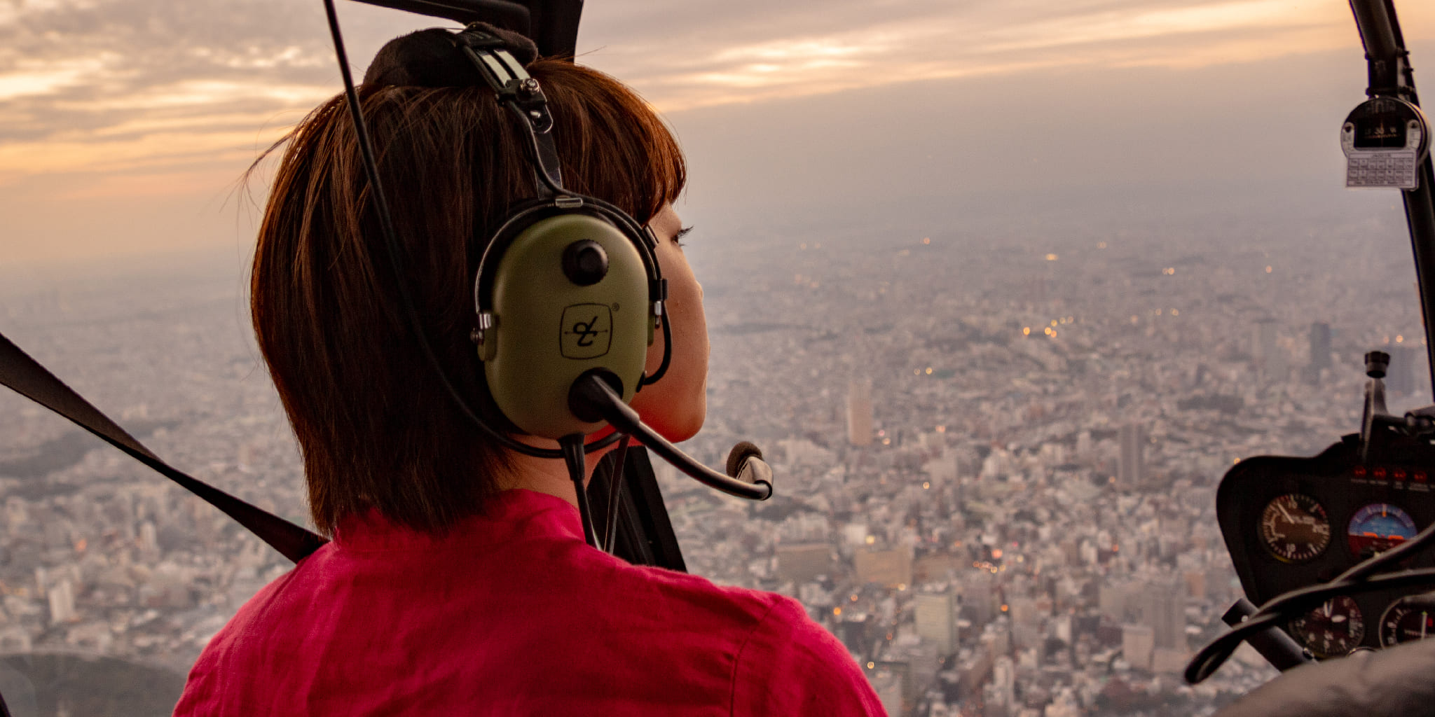 ヘリコプターで東京上空をフライトして見える東京