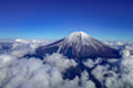 ヘリコプターで東京上空をフライトして見える富士山